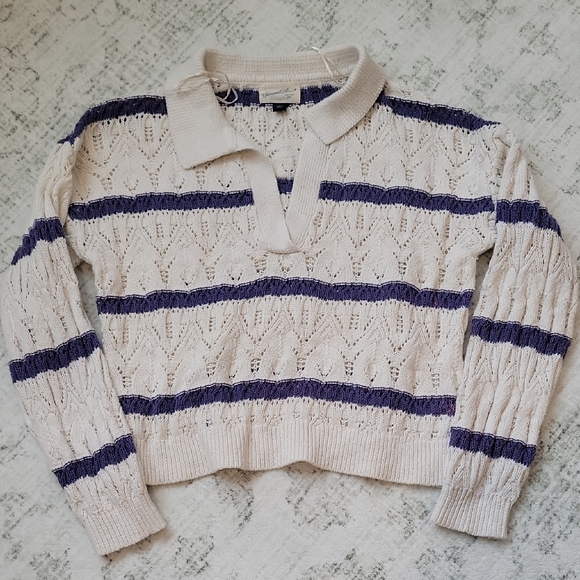 Universal Thread Sweaters - Universal Thread Cream and Purple V-Neck Sweater